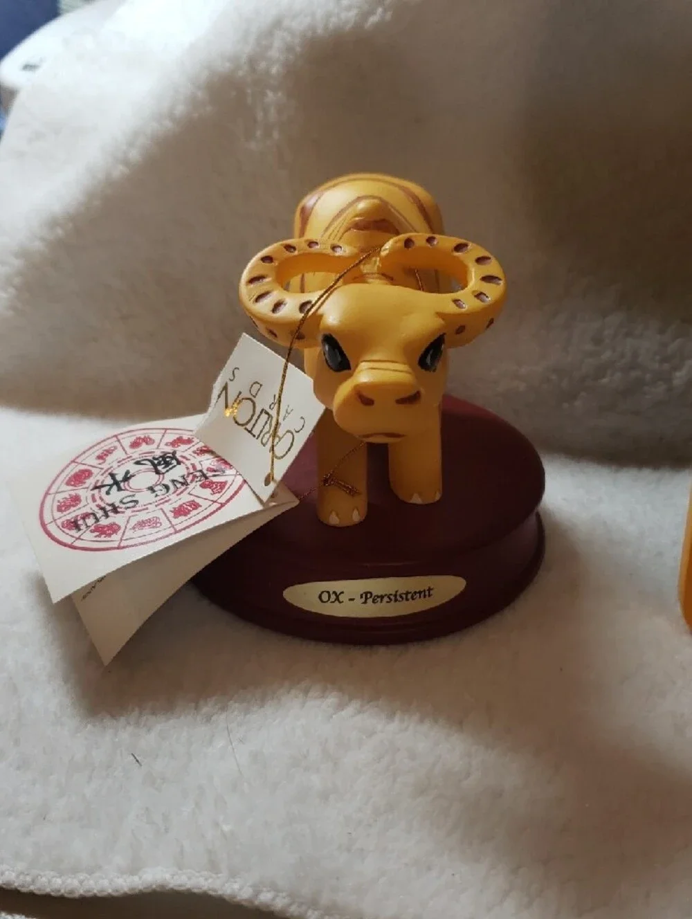 Carlton Cards Yellow Ox Decorative  1 Picture Frame N    1 Keychain N 1 statute